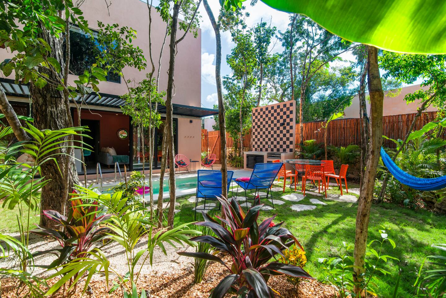 Casa Lush | Pvt Pool | Rooftop | 10 Min to Beach