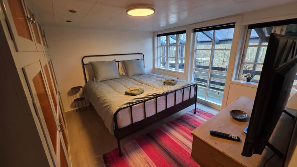 Upstairs Master Super King Bedroom 