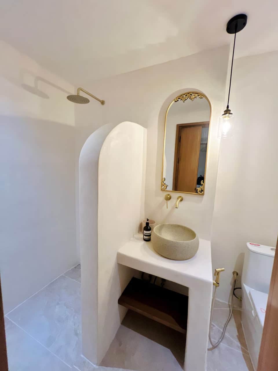 Photo 2025 10 09 18 52 09