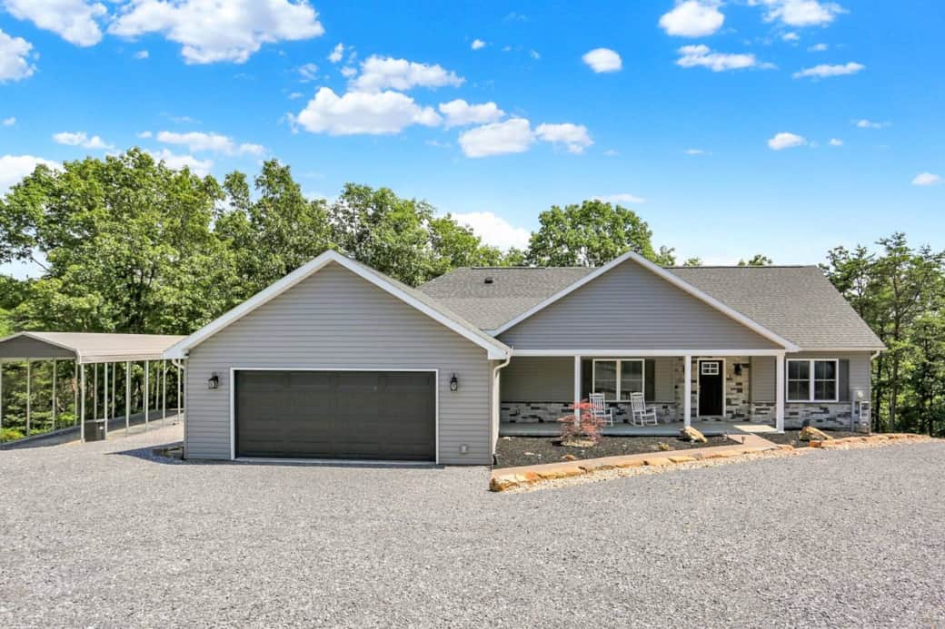 *Front of Home & Parking Area*! 