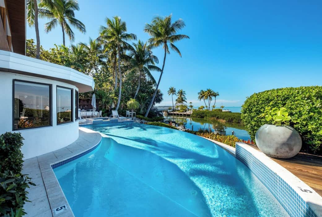 45' Pool Provides Plenty of Space for the Whole Family