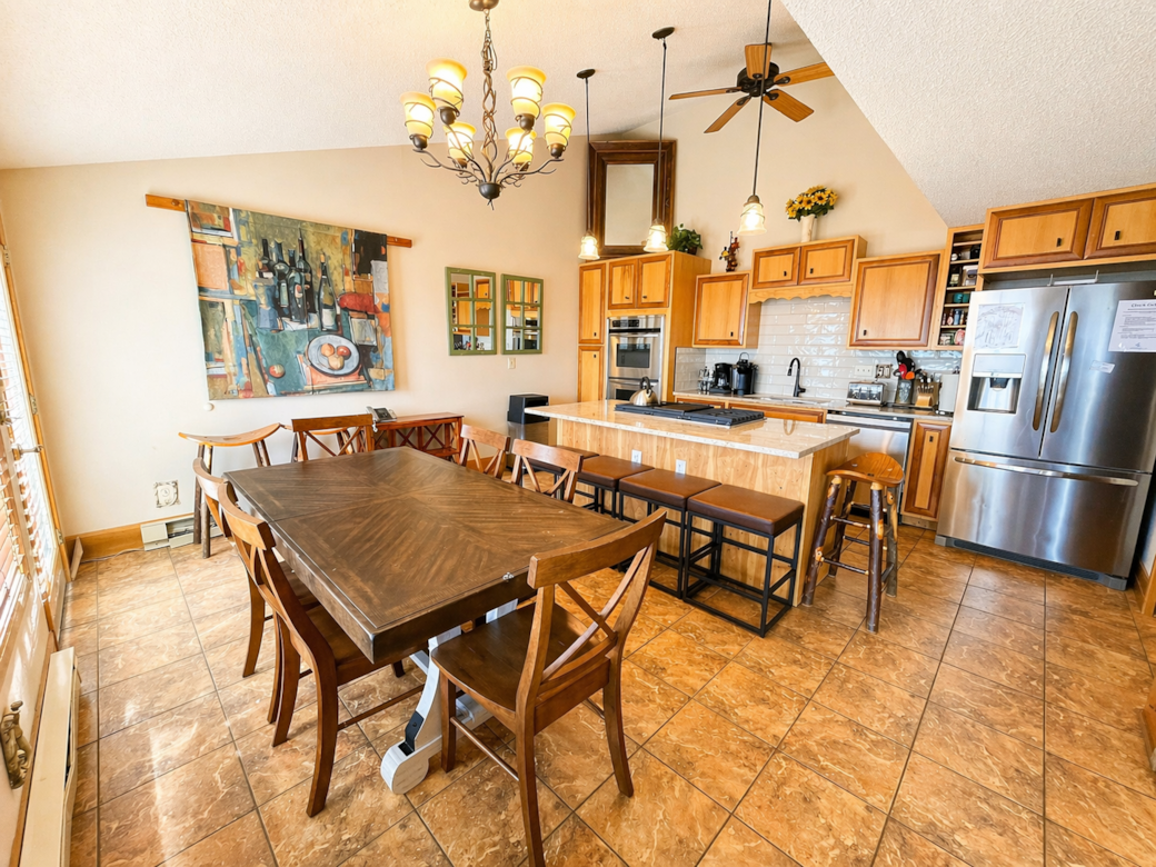 Elevation Vacation Rentals - The Yeti's Den at Land's End