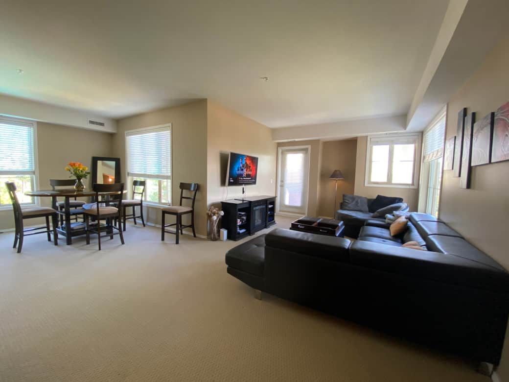 2421 Living Area 2421 Living Area