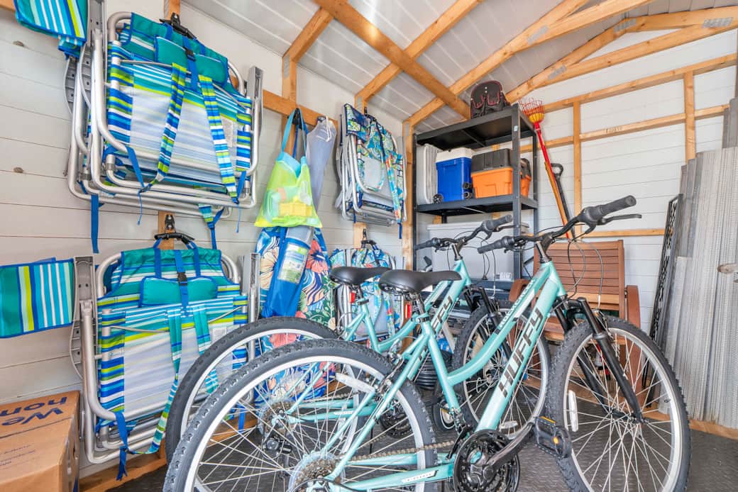 Sea La Vie Shed and Amenities