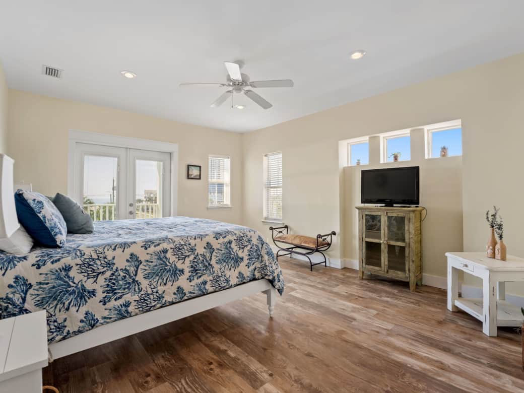 Aqua House King Bedroom with Balcony