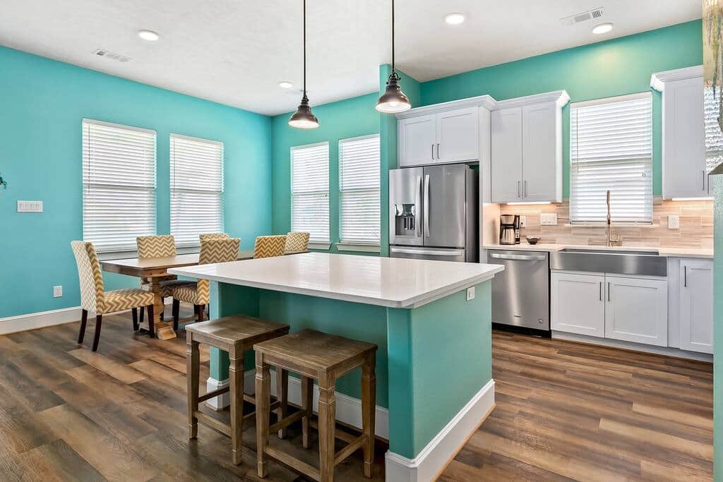 Dining / Kitchen / Island view