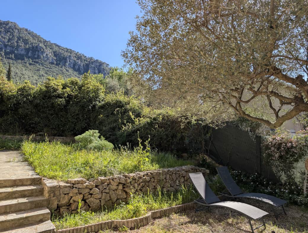 L'espace privatif extérieur, au pied du Mont-Faron