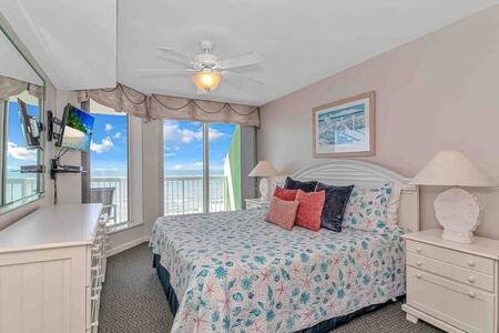 Plenty of room to relax and unwind with a beautiful view and sounds of the Atlantic Ocean!