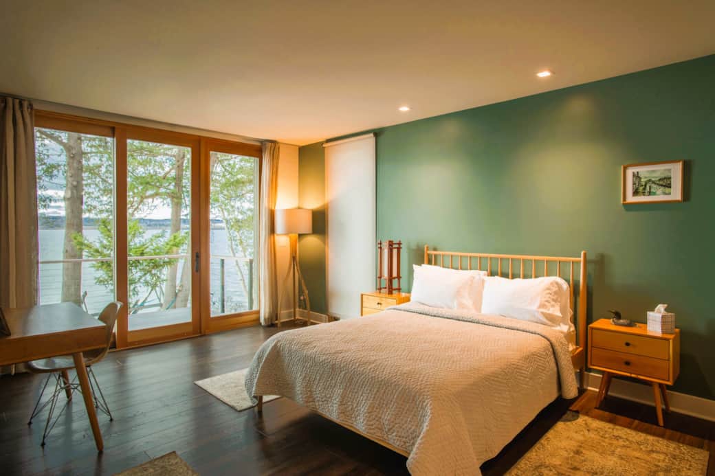 Northwest Bedroom, Queen Bed