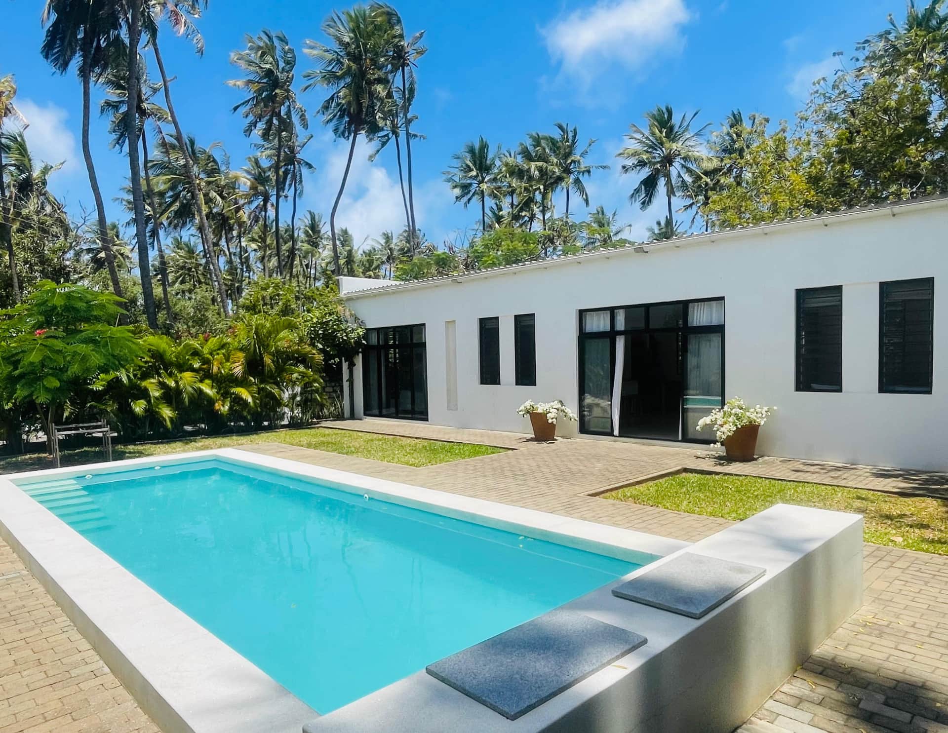 Nyumba Nyekundu Villa Private Pool.jpg