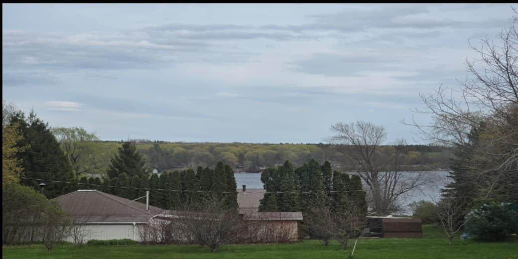 Bizlodge Lakeview from Lobby Room