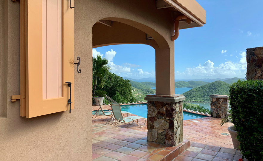 Beautiful native stome and tile work throughout