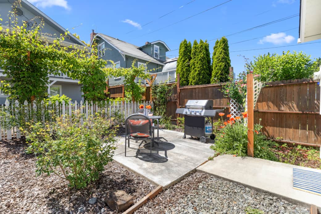Cherry Hill Bungalow34