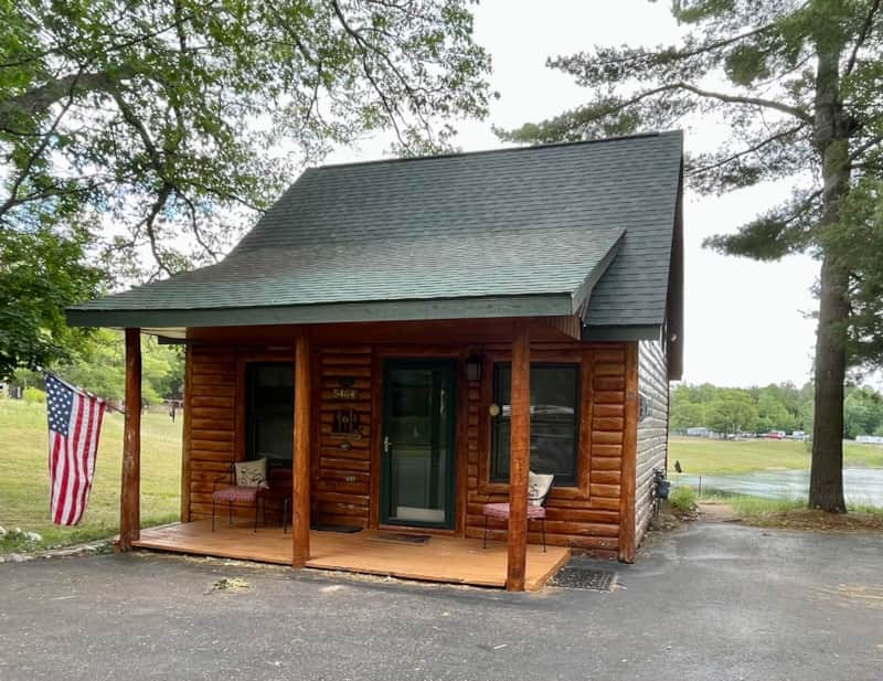Cabin 5464 - Pond View Log Cabin at Beaver Creek Resort — Bagley Township — vacation rental