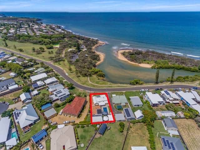 Located directly overlooking Palmers Creek and the Ocean Located directly overlooking Palmers Creek and the Ocean