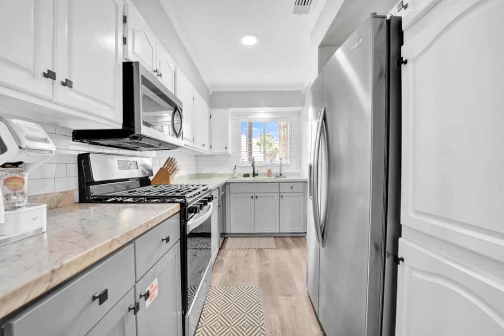 Dual Coffee- Carafe and K Cups