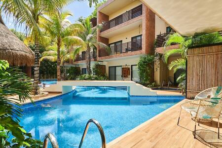 Zen Oasis Swim Up Condo Pool W Tiki Hut Bar + Gym photo 12