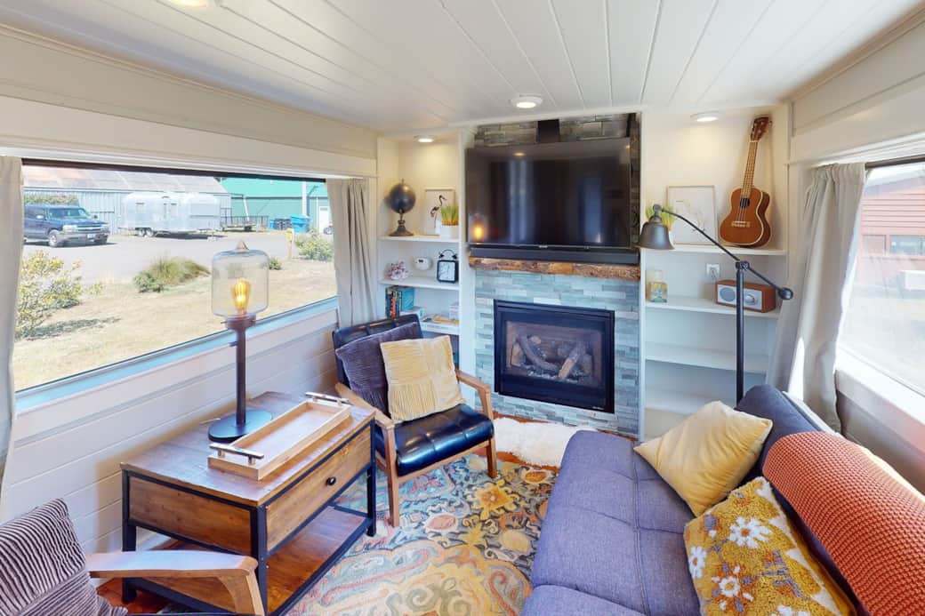 Fireplace and flat screen in the living room