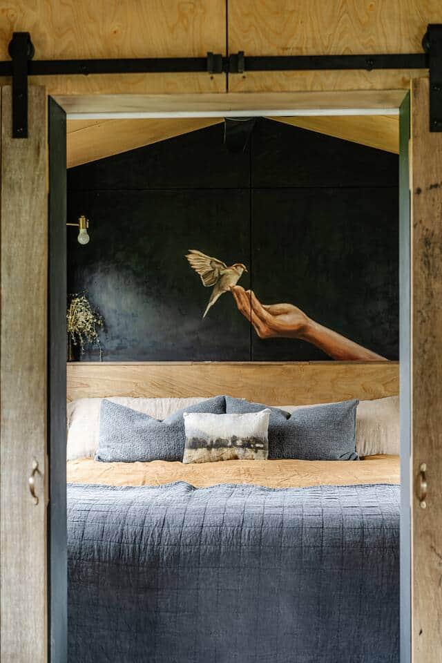 Dreamy king size be with luxury linens