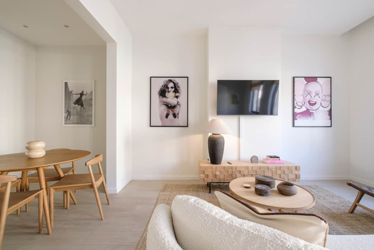 Living area / Dining area
