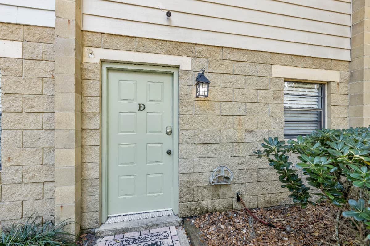 2. Home entrance with E-lock for keyless entry
