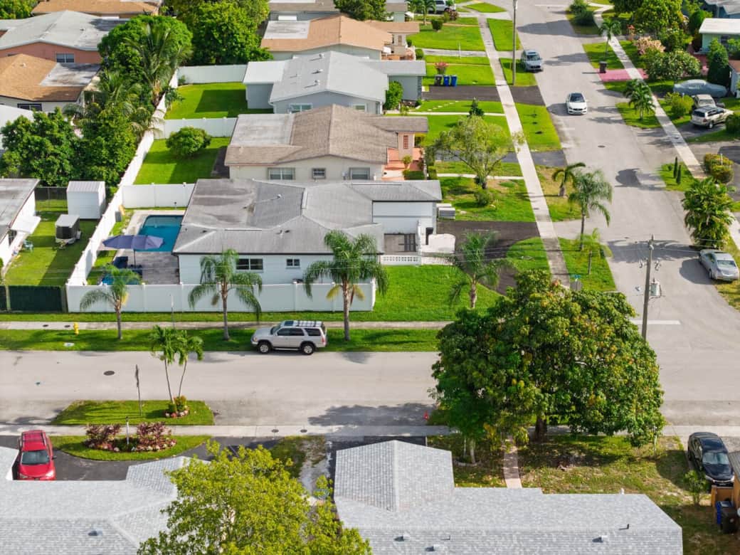 Peaceful residential setting in a well-kept neighborhood, offering a sense of privacy while remaining conveniently close to local attractions, dining, and the coast.