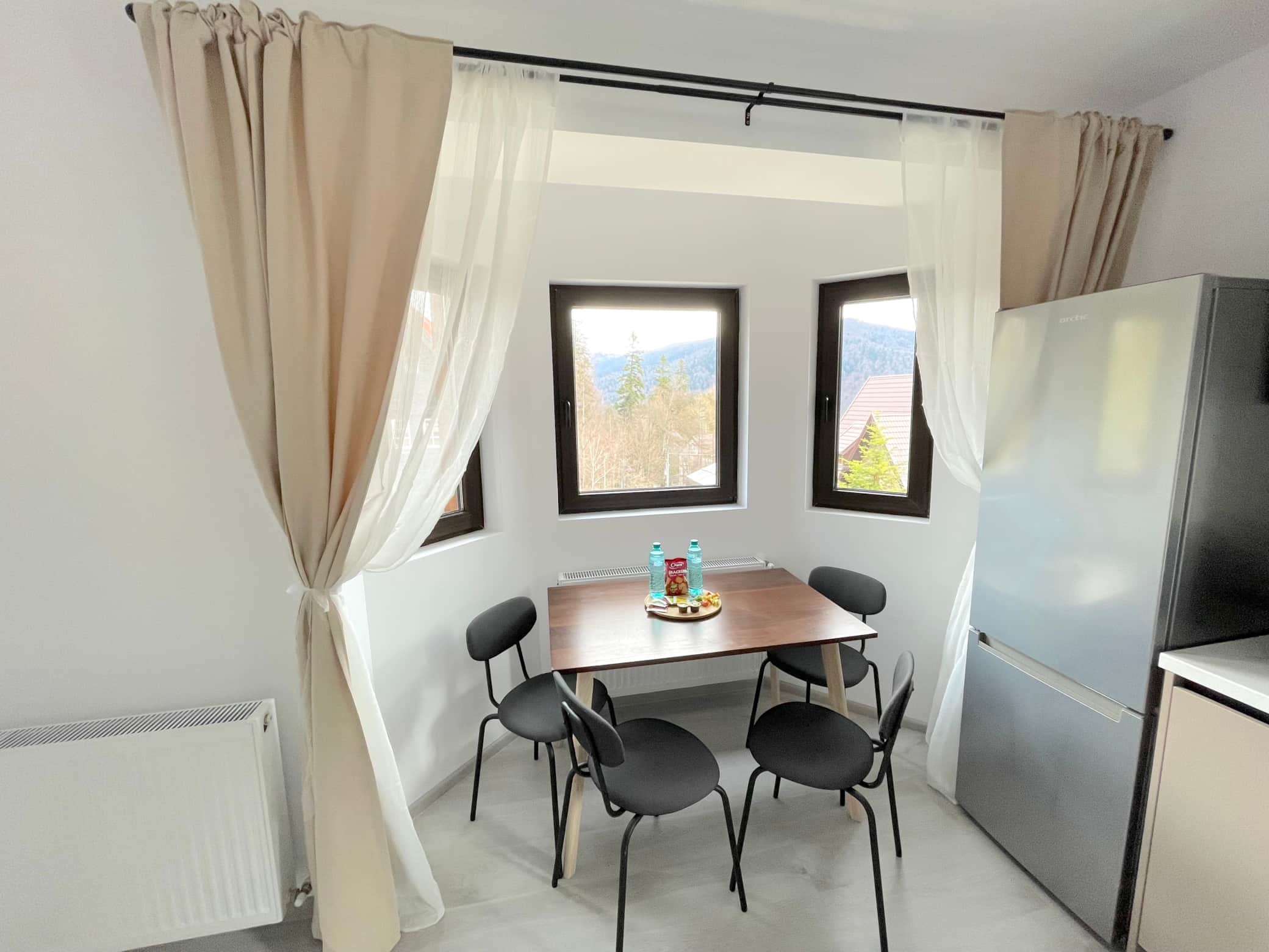 Cosy & Minimalistic 1BR (6) near Peleș Castle