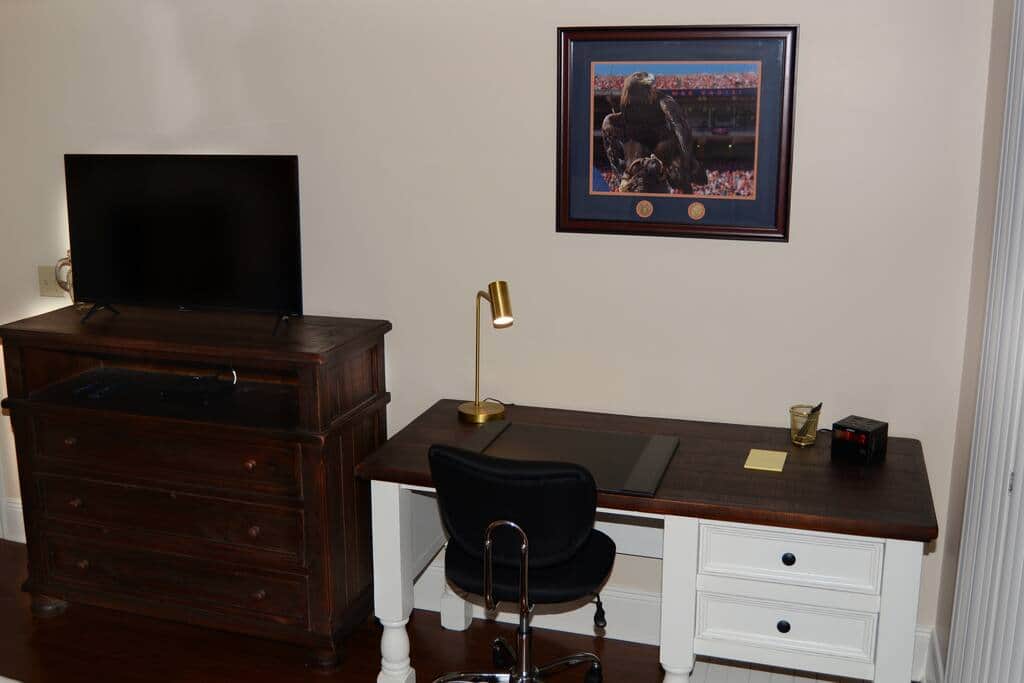Private Work Area in Tiger Suite