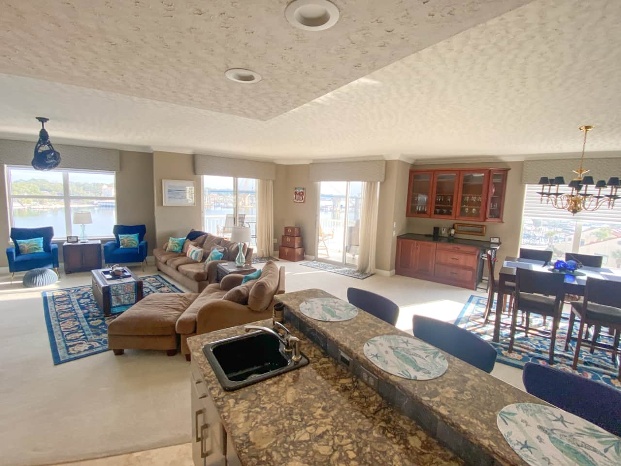 Living Area renteaglesperch.com
