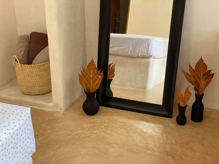 Mirror 