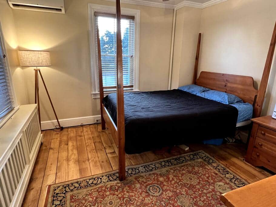 Queen size bed