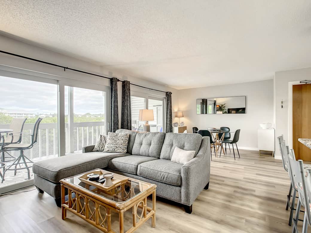 Cozy living room with pull-out queen sleeper sofa for additional sleeping space Cozy living room with pull-out queen sleeper sofa for additional sleeping space