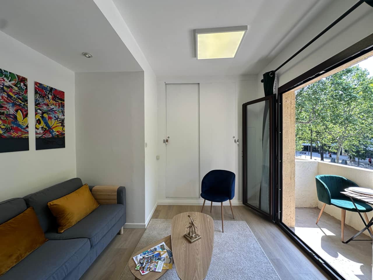 living room, terrace, sofa, TV, air conditioning, table