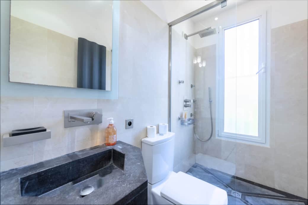 406 Floor 1 bathroom left 1