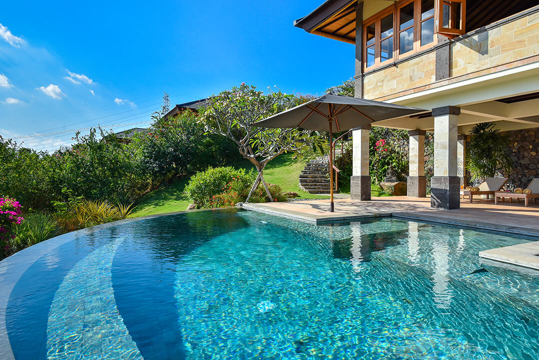 Modern luxury Villa Julielele with pool and scenic views