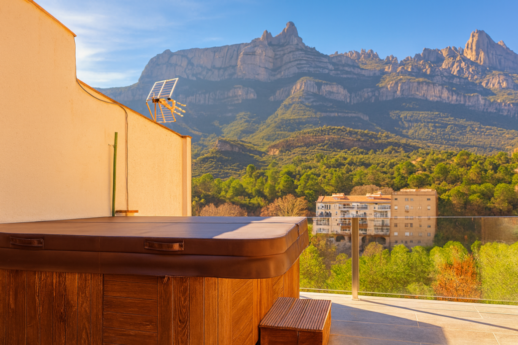JACUZZI CON VISTAS JACUZZI CON VISTAS