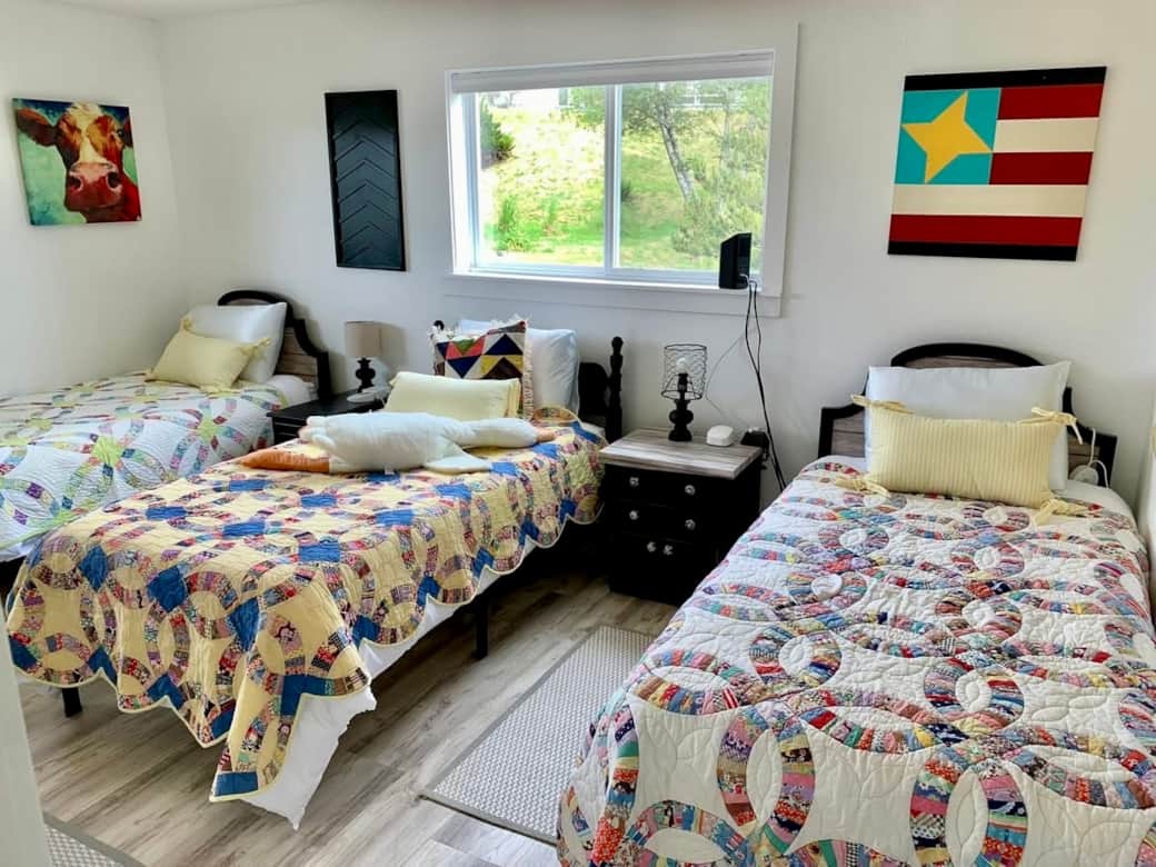 Barn quilt guest room