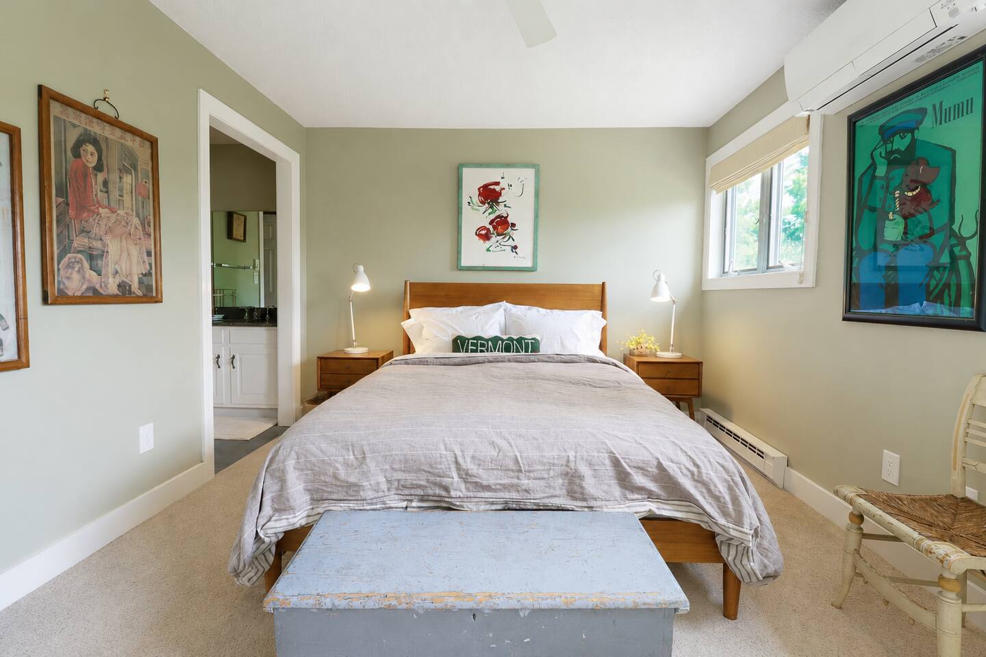 Modern Quechee Townhouse | 3 Bedroom with AC! — interior photo 3