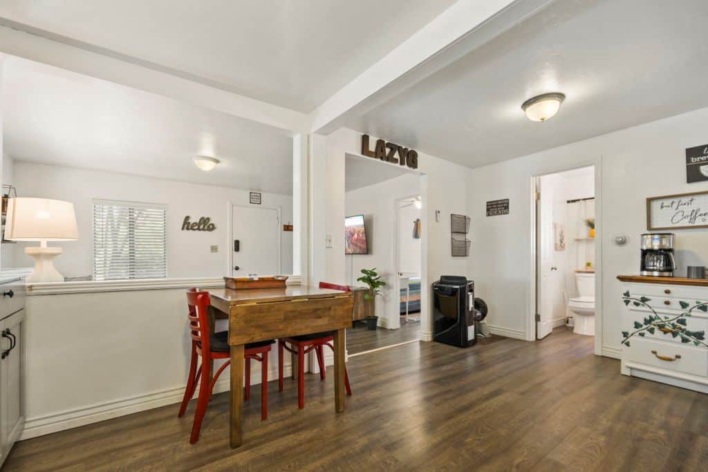 7 web or mls 105 w leroux st 7 web or mls 105 w leroux st