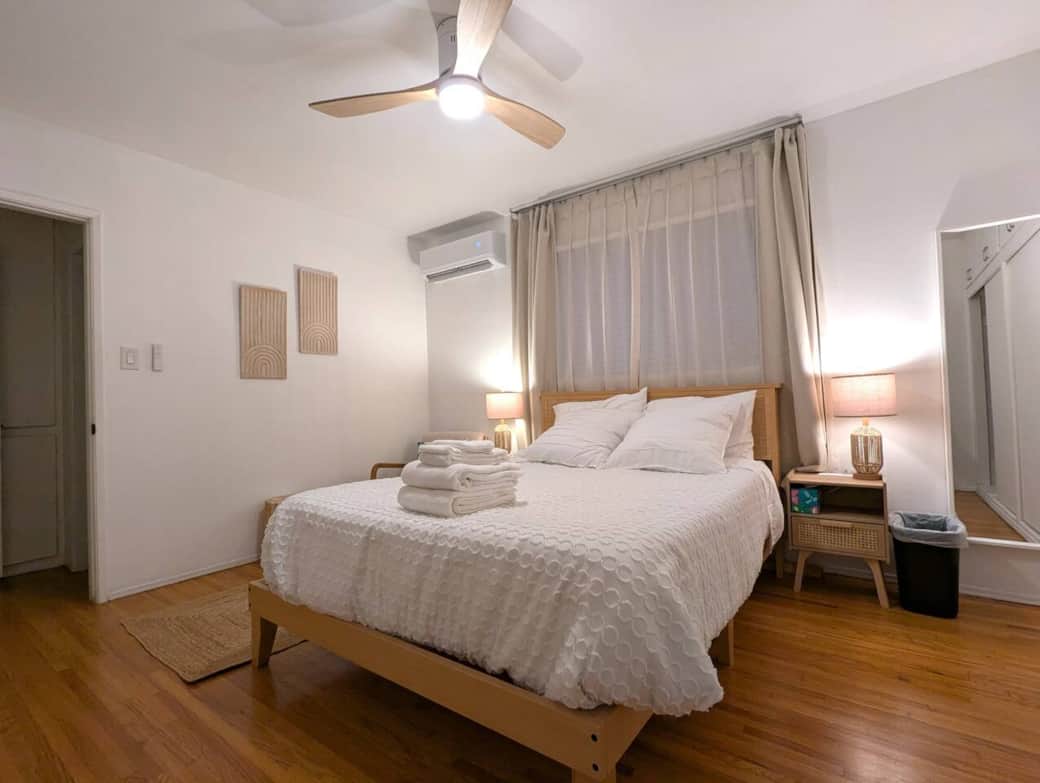 AC, Fan, Heater and a Queen bed