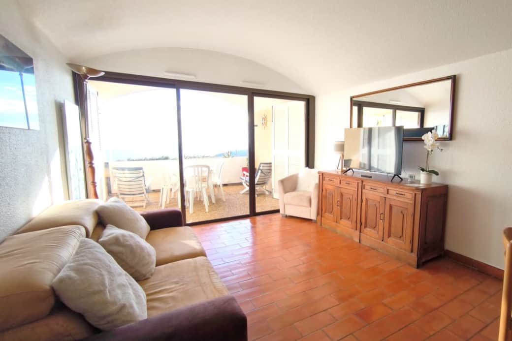 Salon avec canapé convertible