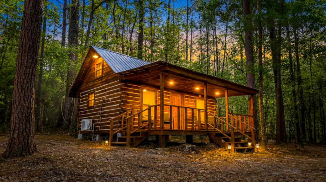 Timber Wolf Cabin