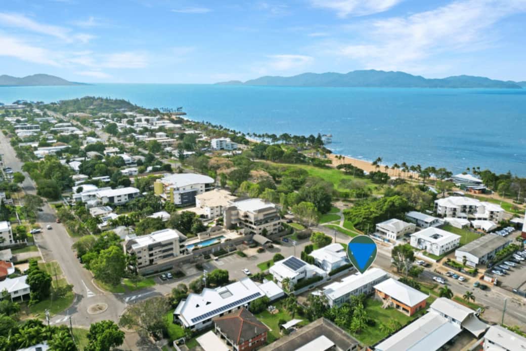 Walk to the beach, Strand Park as well as great restaurants and bars.Also an easy walk or drive to Townsville Sports Precinct and Touch Fields.