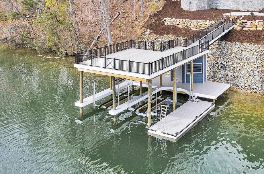 DOCK (MODEL SHOWN DIFFERENT LOCATION)