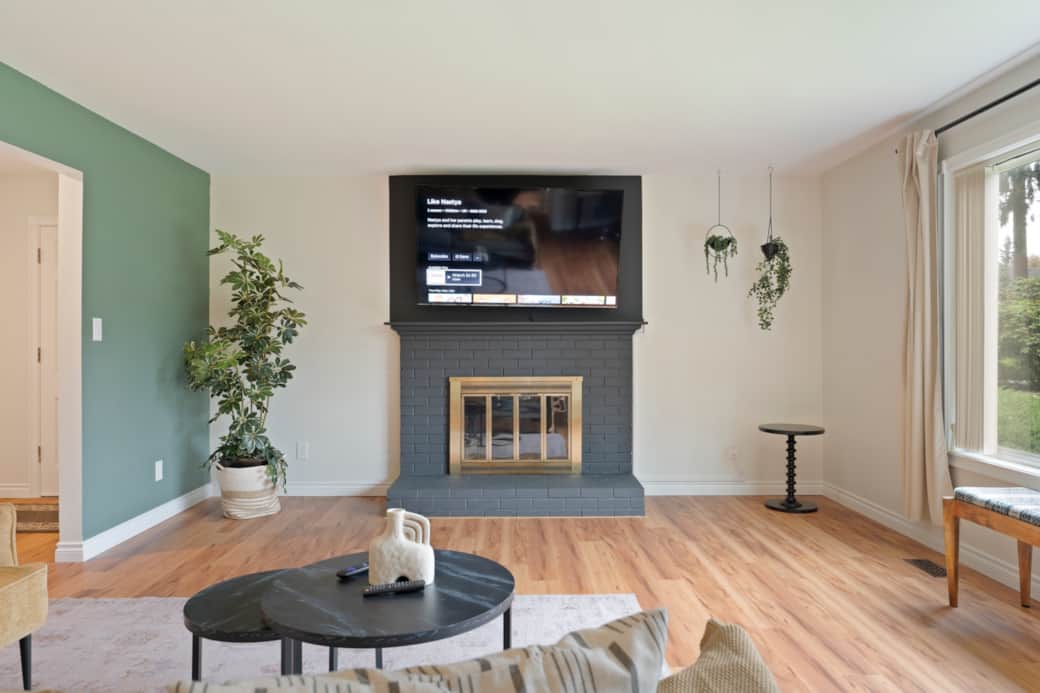Sofa Toward T V Sofa Toward T V