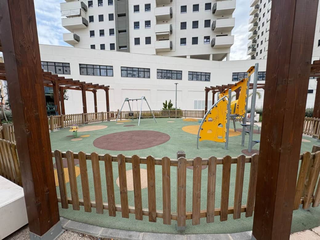 Parque infantil donde los pequeños podran disfrutar aun mas de su estancia Parque infantil donde los pequeños podran disfrutar aun mas de su estancia