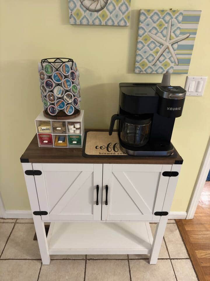 Start your mornings right with a freshly brewed cup of coffee from our easy-to-use coffee maker, perfect for slow mornings or a quick caffeine fix before exploring Cape Cod. Start your mornings right with a freshly brewed cup of coffee from our easy-to-use coffee maker, perfect for slow mornings or a quick caffeine fix before exploring Cape Cod.