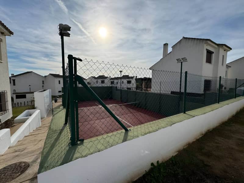 Pista deportiva de la urbanización