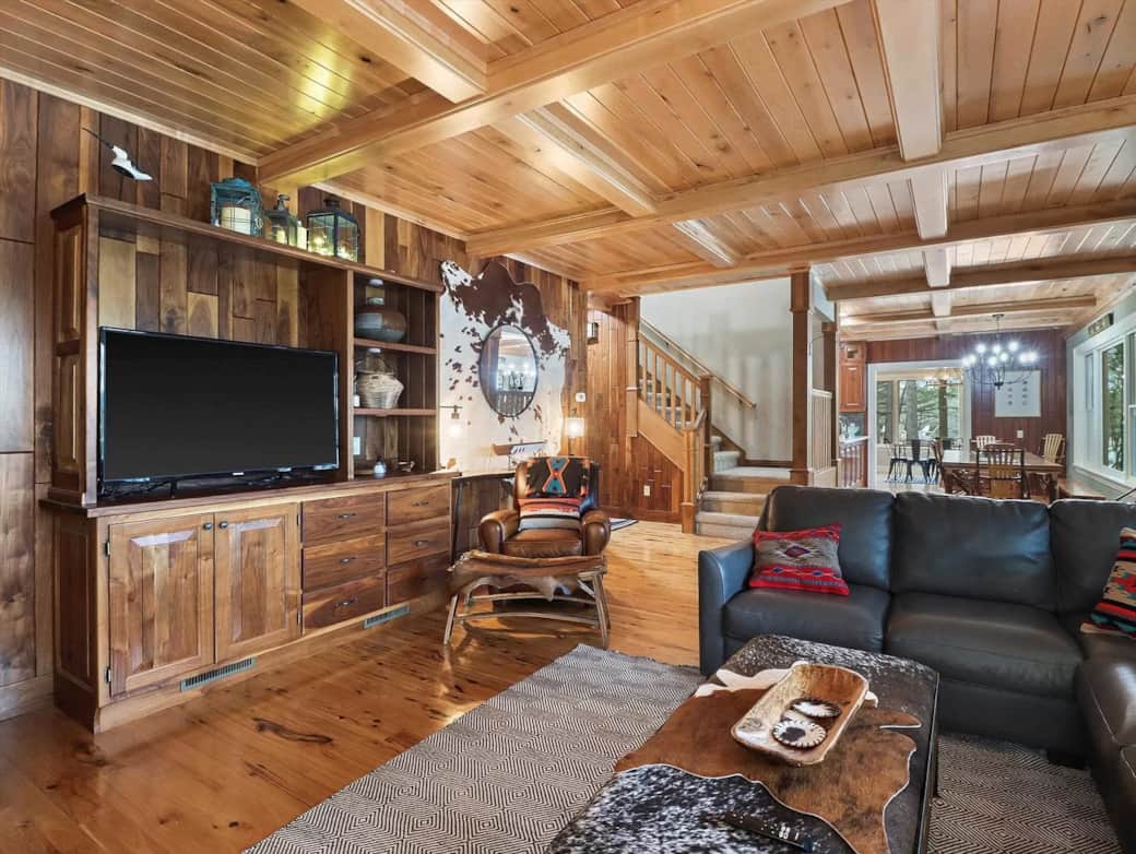 Main Floor: Living room