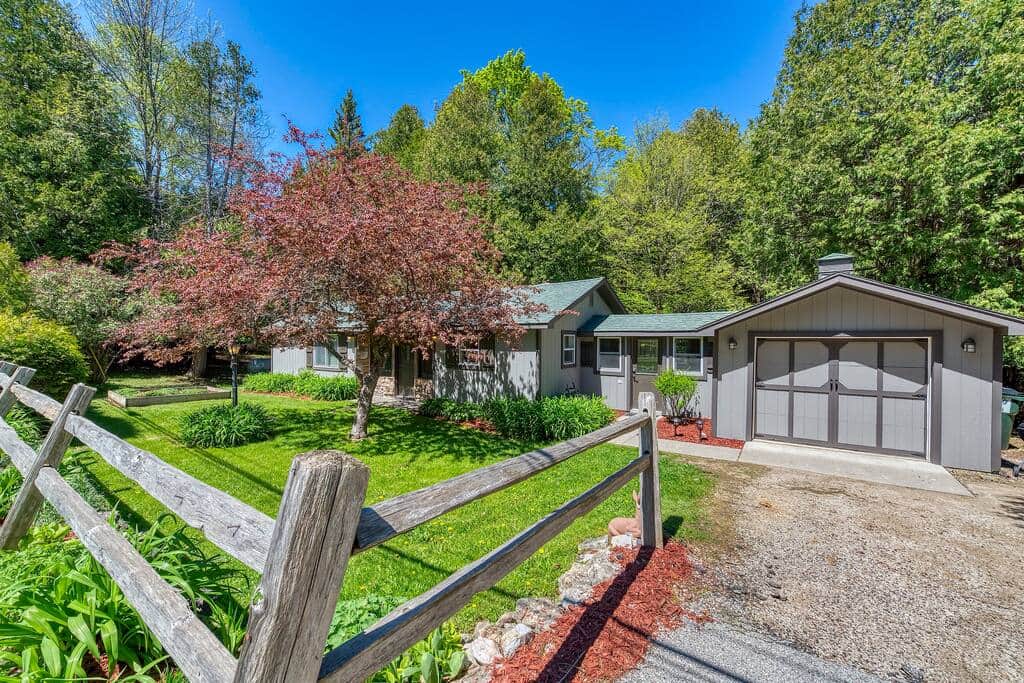 Door County Dreaming Cabin, Pet Friendly Vacation Home in Baileys Harbor